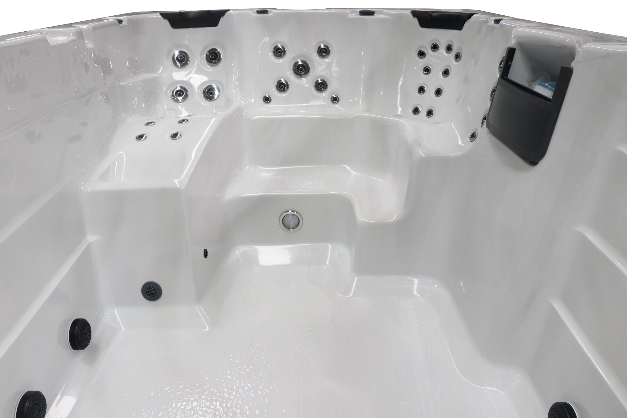 Sanotechnik Schwimm-Whirlpool MENORCA mit 43 Massagedüsen für 6 Personen mit WiFi-Steuersystem, Bluetooth Audiosystem und LED Beleuchtung